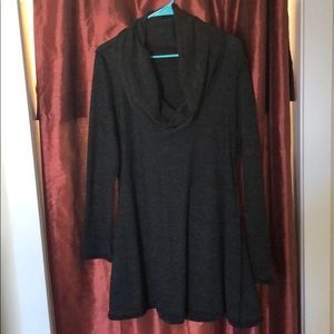 2x Cowl neck Sweater